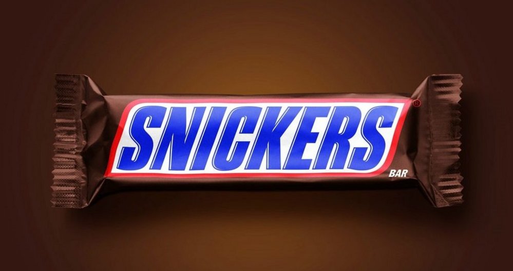 Trpí Snickers homofobií?