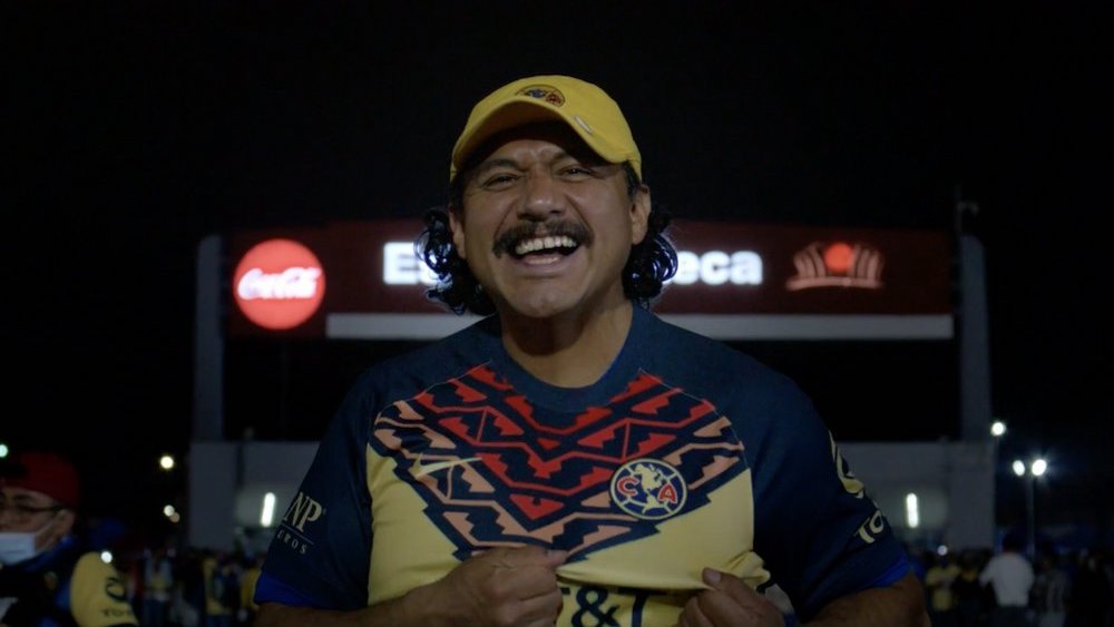 Corona zvýšila prodeje piva na stadionech pomocí dresů s NFC čipy